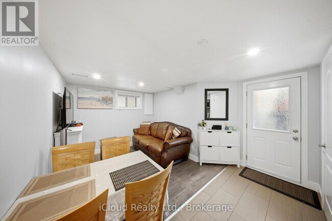 Photo - 1226 Lansdowne Ave