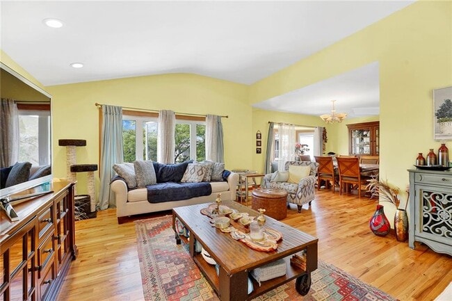 Photo - 24 Purdue Ct Unit 1