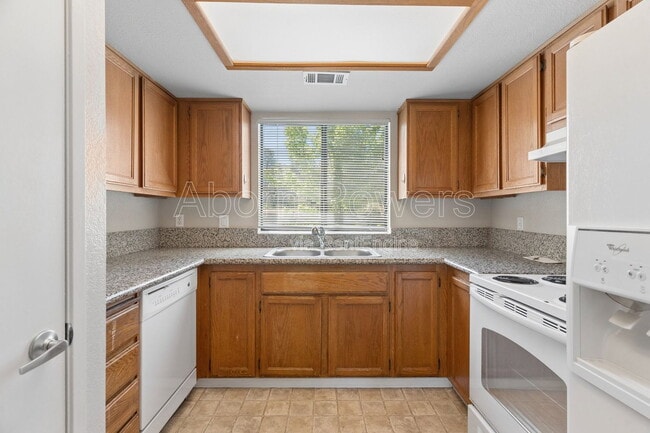 Photo - 3180 Country Club Dr Unit Apartment 3b