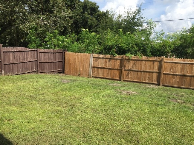 Amplio patio trasero - 13105 Odyssey Lake Way