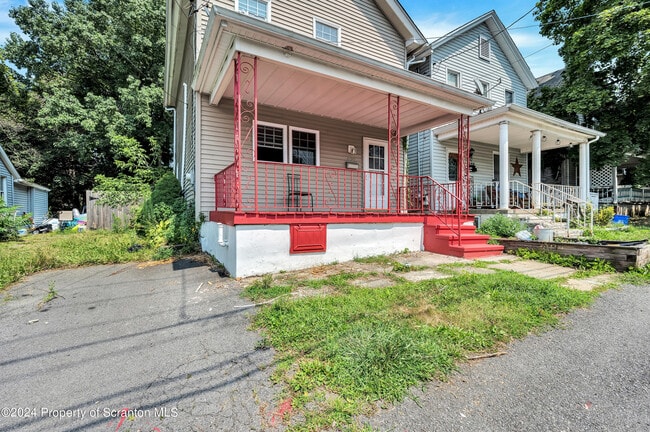 Photo - 630 E Lackawanna Ave