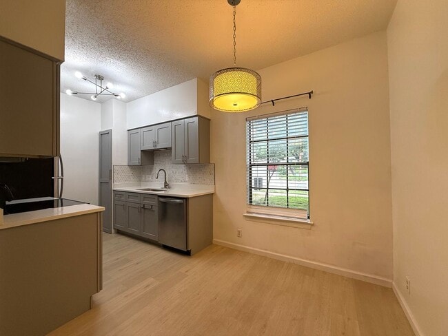 Photo - West Campus 2/2 Condo Unit 31st condo