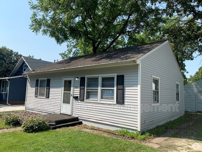 Building Photo - 3820 13th St Rental