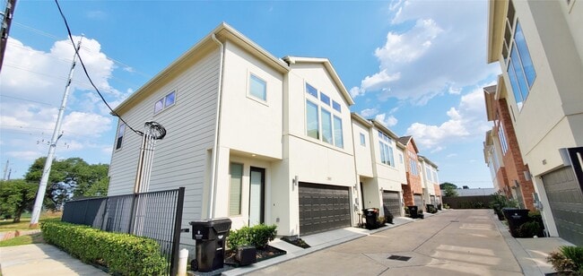 Photo - 2980 Alice St