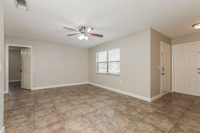 Photo - 614 Fox Lake Dr