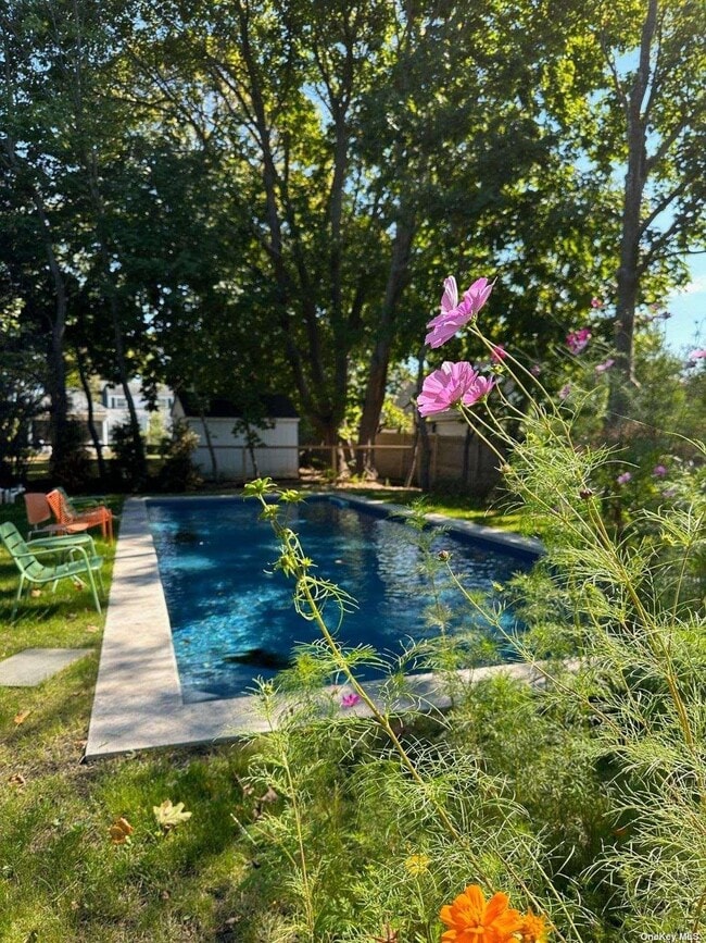 Photo - 285 Oyster Ponds Ln