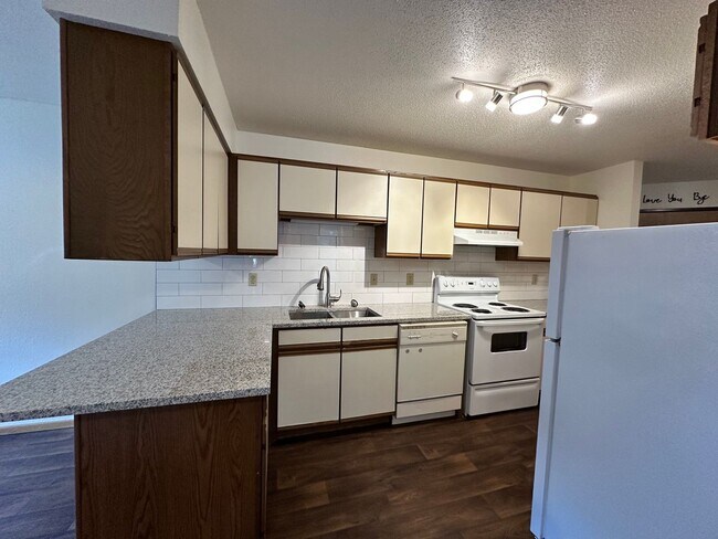 Photo - Ashwood & Birchwood Apartments