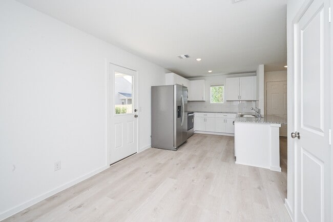 Photo - 30529 Bladnoch Ln
