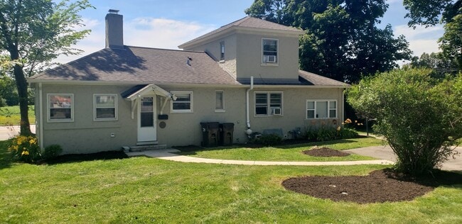 Building Photo - 151 N Virginia St Rental