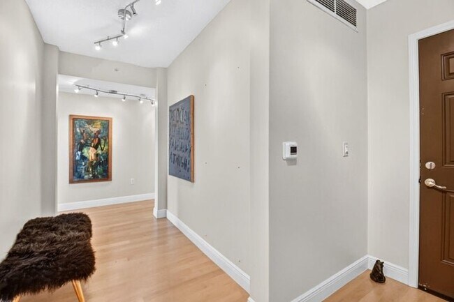 Photo - 610 Clematis St