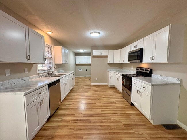 Photo - 224 Ridgedale Dr
