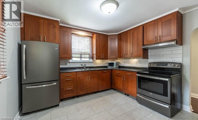 Photo - 78 Wilson St E