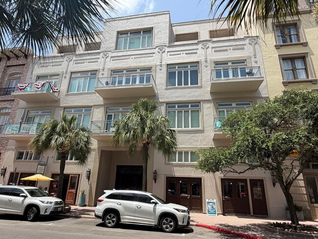 Photo - 2208 Postoffice St Unidad 105