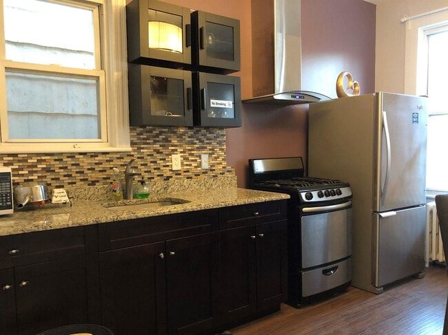 Building Photo - 3328 Park Ave Unit 2