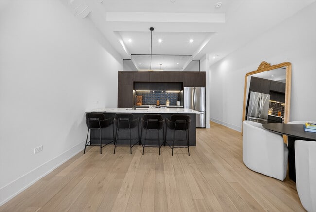 Photo - 318 W Grand Ave