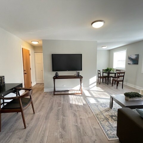 548 W Surf St Unit 1