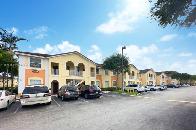 Building Photo - 1658 SE 28th Ct Unit 200 Rental