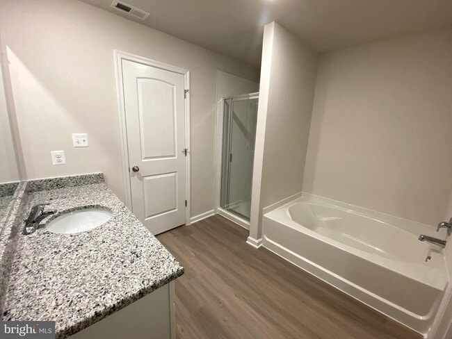 Photo - 130 Bloomsbury St