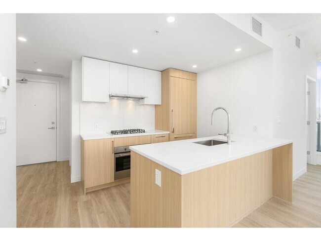 Photo - 9675 King George Blvd Unit 2707