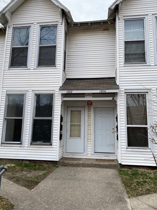 Photo - 1204 North St Unit 4