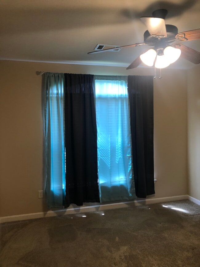 Photo - 70 Chateaus Ln