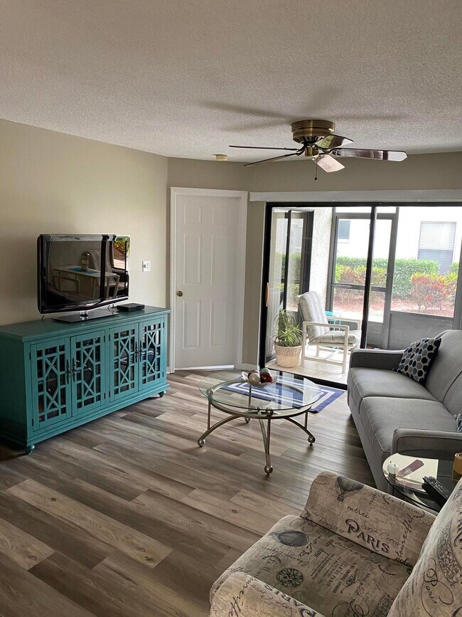 Photo - 1099 Country Club Dr Unit 811