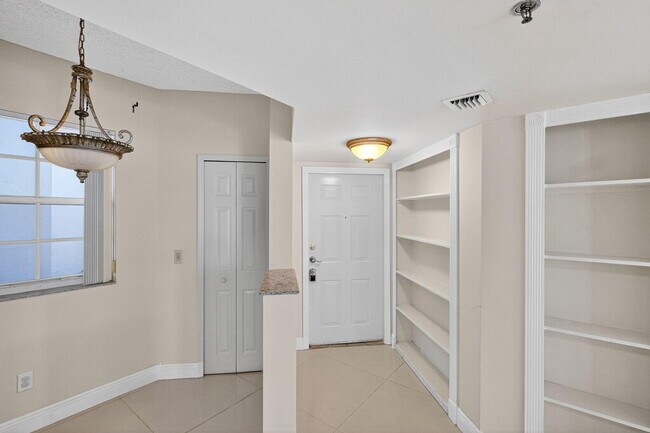 Photo - 3255 NE 184th St Unidad 12104