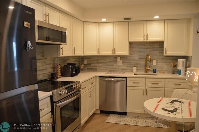 Photo - 3090 N Course Dr Unit 805