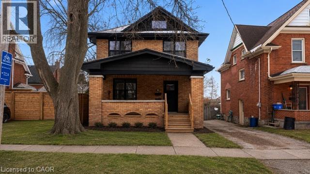 Photo - 313 Duke St E