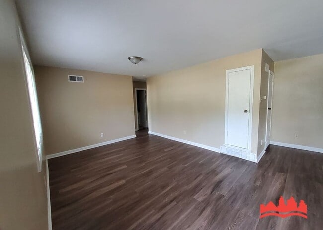 Photo - 4095 Kenosha Rd
