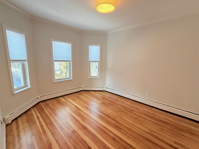 Photo - 172 Putnam Ave Unidad 2