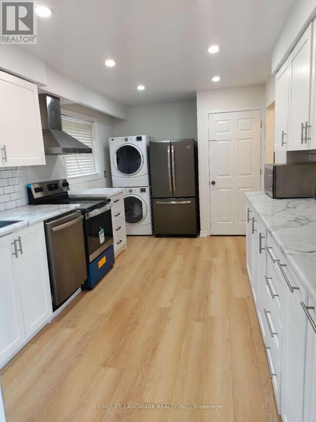 Photo - 2527 Kingsberry Crescent