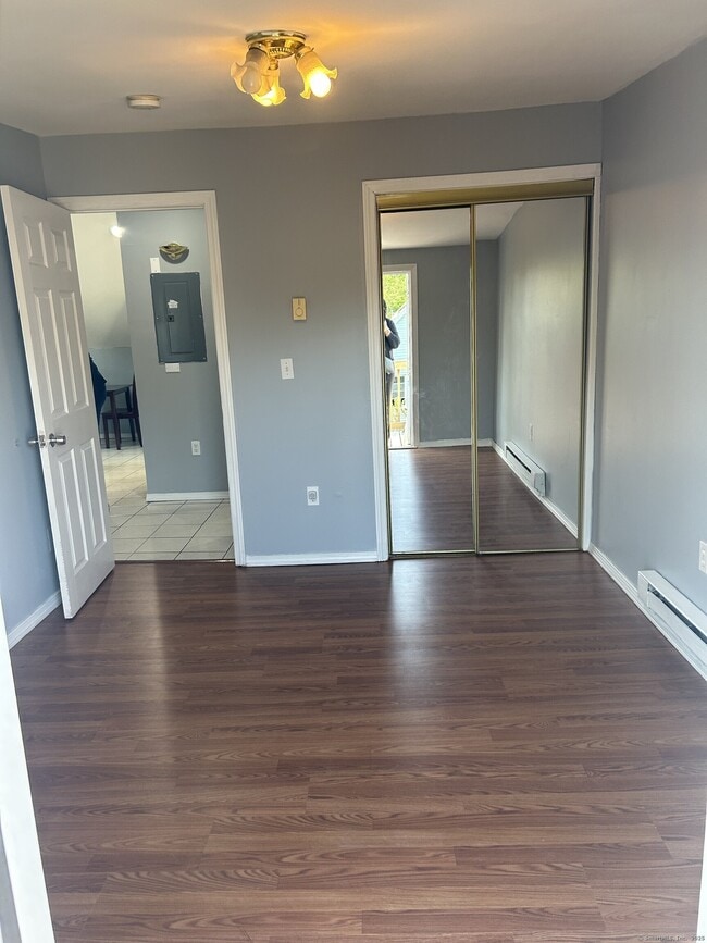 Photo - 280 Bassett St