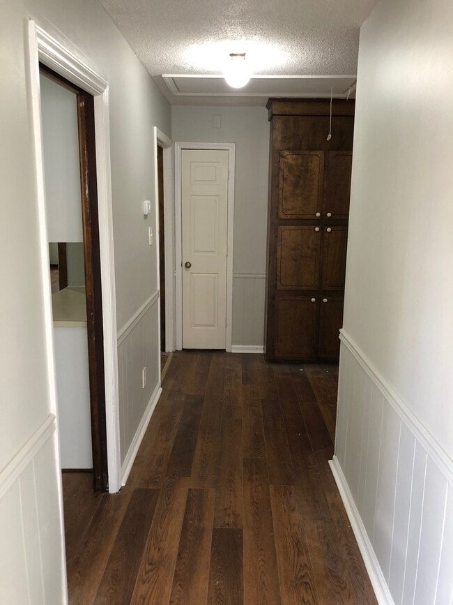 Photo - 826 Hillcroft Pl