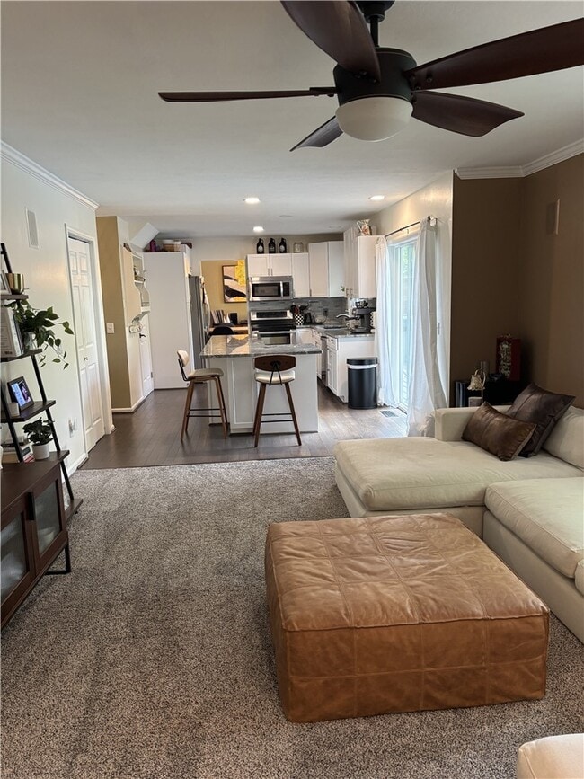 Photo - 390 Everwild Ln