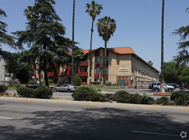 Building Photo - El Conquistador Apartments