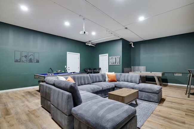 Photo - 320 Midland Ct Unit ID1023344P