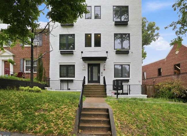 Building Photo - 2642 39th St NW Unit 4