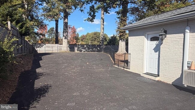 Photo - 7308 Old Keene Mill Rd