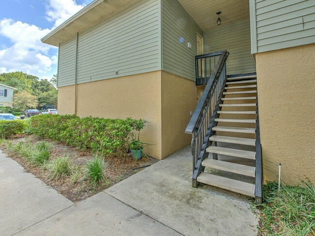 Photo - 526 Golden Raintree Pl