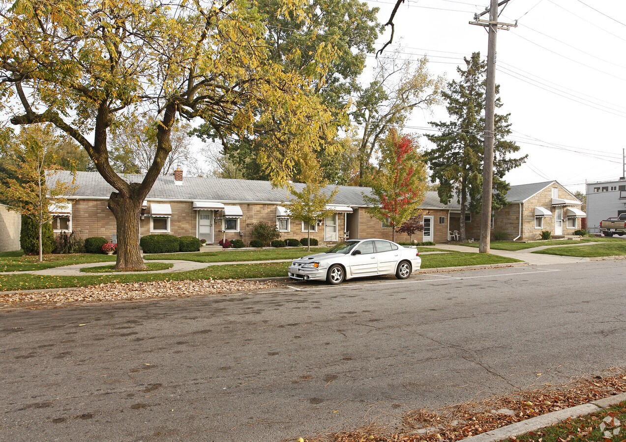 Photo - 160-170 Whipple St Apartments