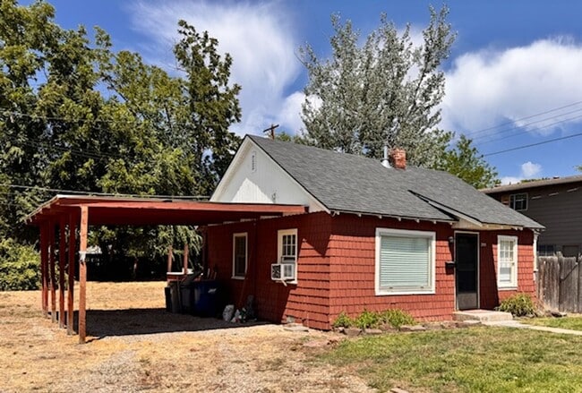 Photo - North End 2 Bedroom 1 Bathroom Cottage