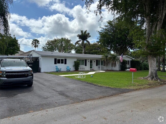 Building Photo - 16195 SW 78th Ave Rental