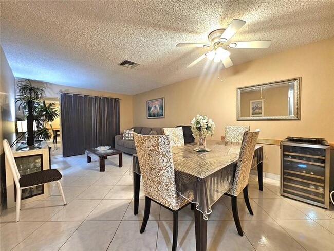 Photo - 2141 NE 1st Ct Unit 201