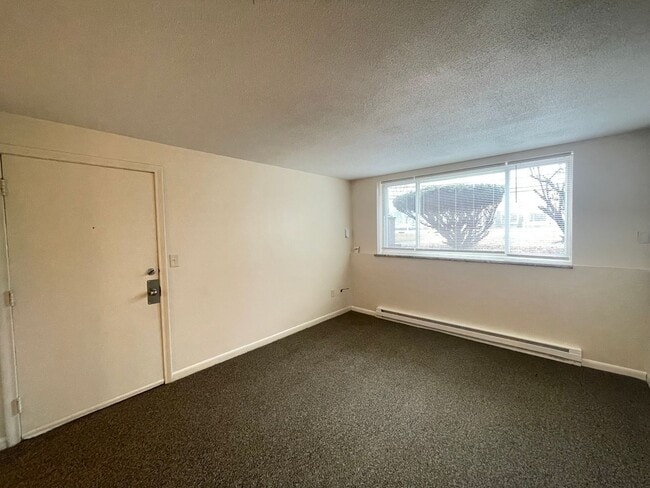 Photo - 181 Loudon Rd Unidad 201