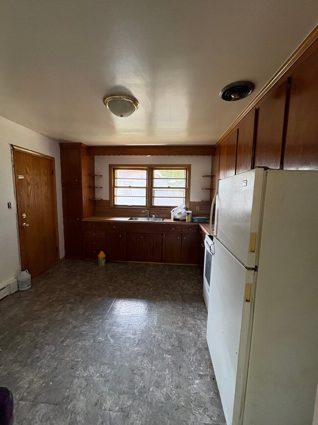 644 Sherwood Ave Unit 3