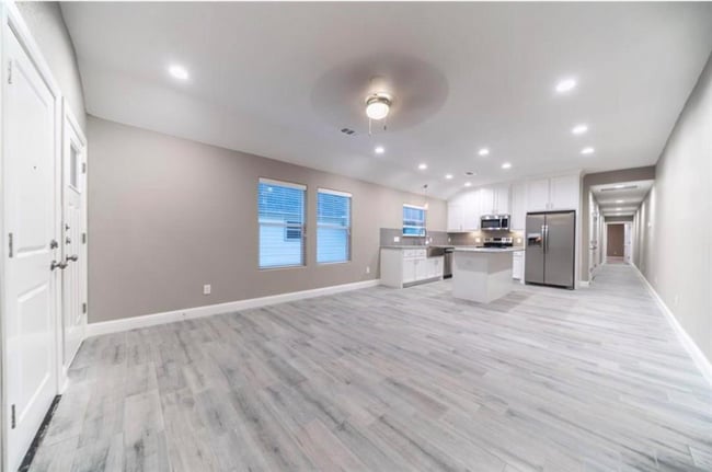 Photo - 800 N Throckmorton St Unit 800