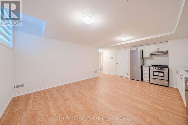 Photo - 137 Terry Fox Dr