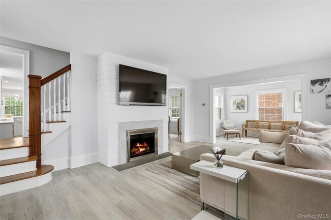 Photo - 225 Larchmont Ave