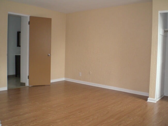 Photo - 4517 Friendship Ave